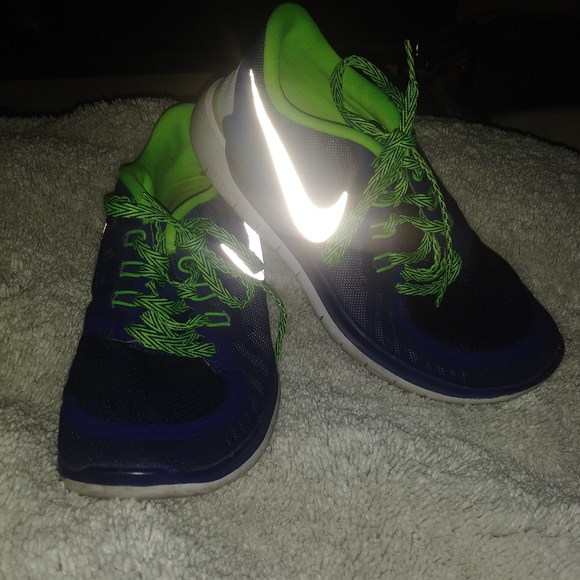 Nike Sneakers - Picture 2 of 5